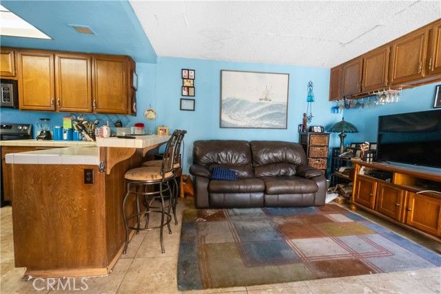 9024 Willis, Panorama City (los Angeles), CA 91402