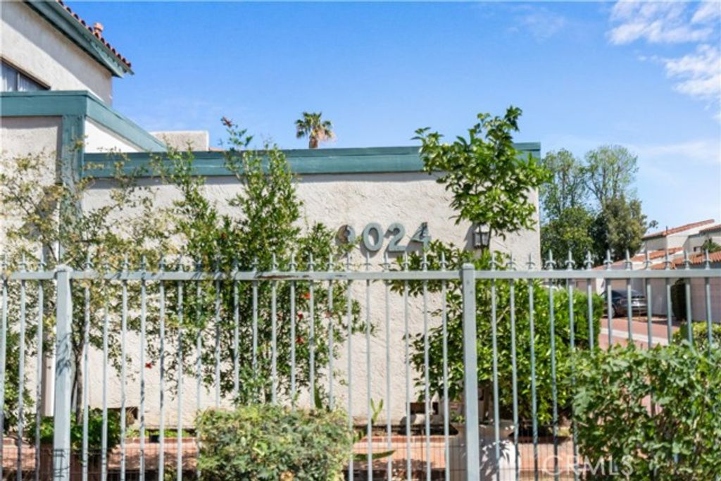 9024 Willis, Panorama City (los Angeles), CA 91402