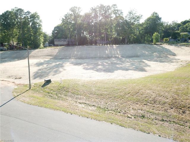 206 Flagstone Drive, King, NC 27021