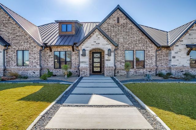 553 Royal Santana Run, Weatherford, TX 76087