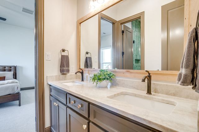 553 Royal Santana Run, Weatherford, TX 76087