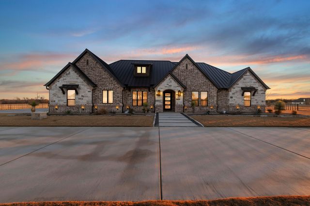 553 Royal Santana Run, Weatherford, TX 76087