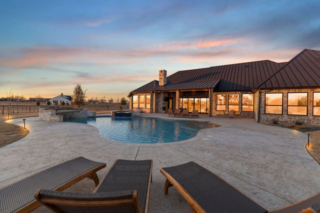 553 Royal Santana Run, Weatherford, TX 76087