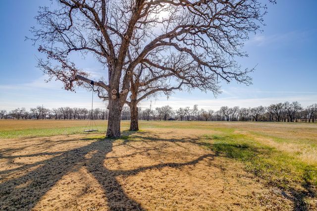 553 Royal Santana Run, Weatherford, TX 76087