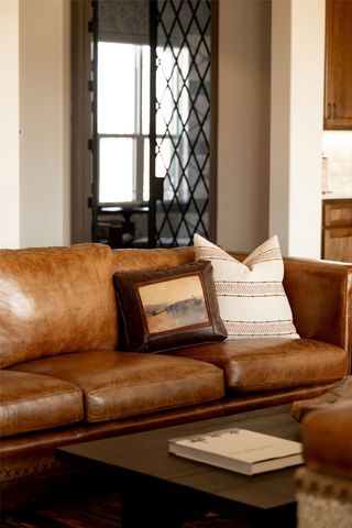 553 Royal Santana Run, Weatherford, TX 76087