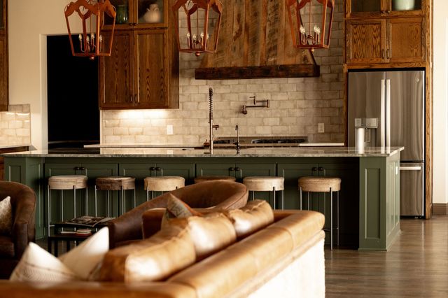 553 Royal Santana Run, Weatherford, TX 76087