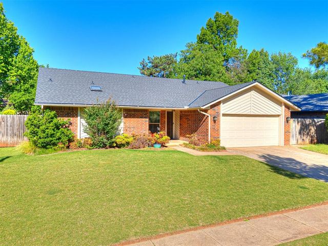 809 Lakeside Circle, Edmond, OK 73012