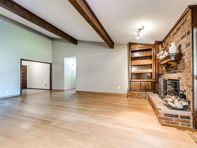 809 Lakeside Circle, Edmond, OK 73012