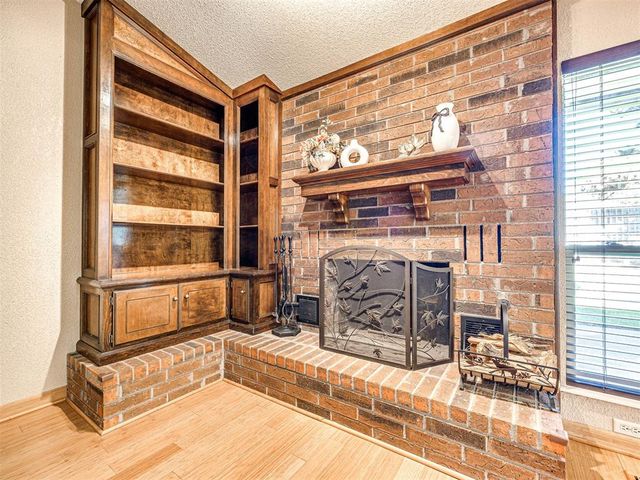 809 Lakeside Circle, Edmond, OK 73012