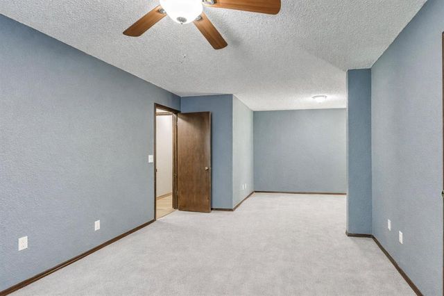 809 Lakeside Circle, Edmond, OK 73012