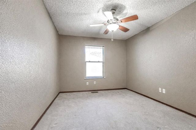 809 Lakeside Circle, Edmond, OK 73012