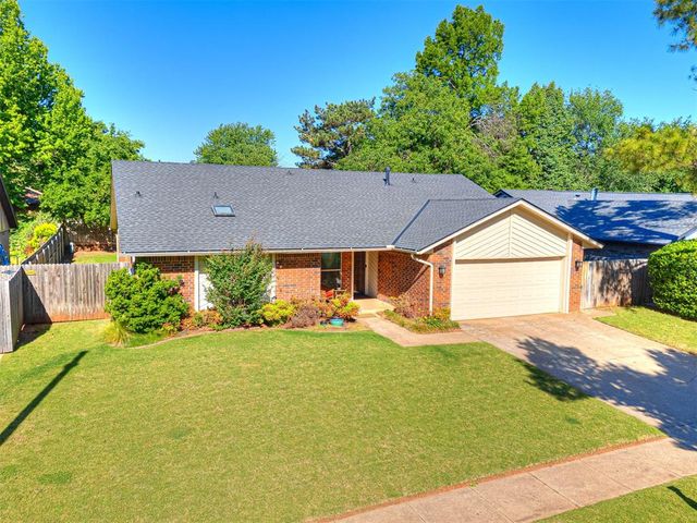 809 Lakeside Circle, Edmond, OK 73012