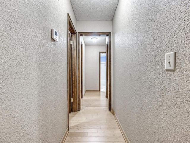 809 Lakeside Circle, Edmond, OK 73012