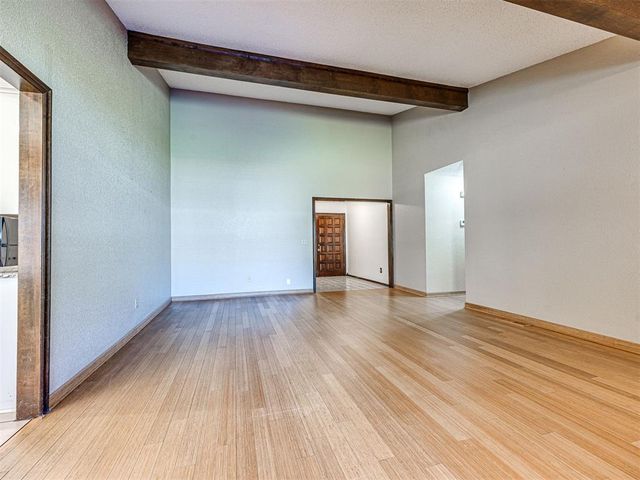 809 Lakeside Circle, Edmond, OK 73012