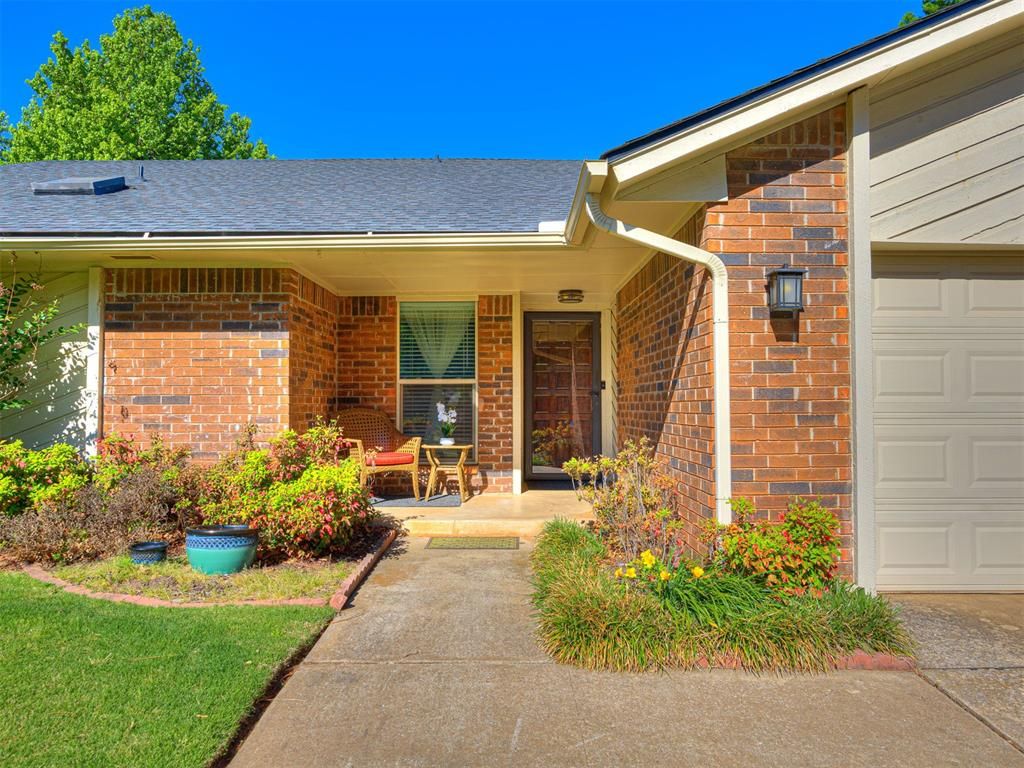 809 Lakeside Circle, Edmond, OK 73012