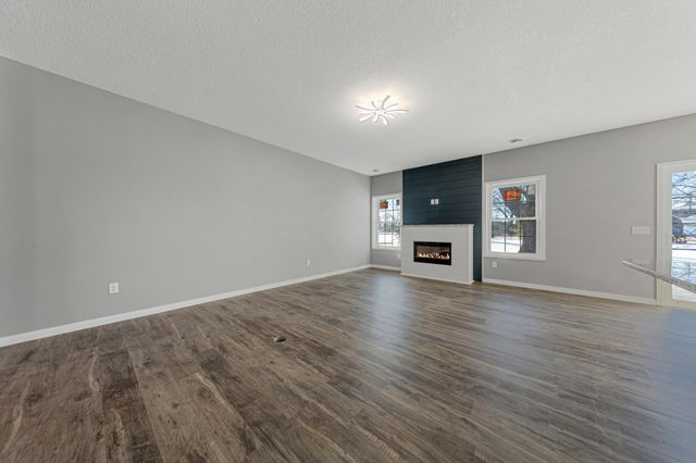 2702 Park Avenue NW, Faribault, MN 55021