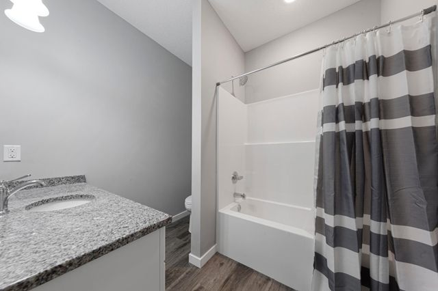 2702 Park Avenue NW, Faribault, MN 55021