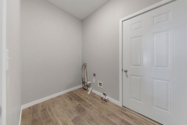 2702 Park Avenue NW, Faribault, MN 55021