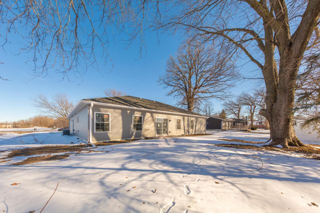 2702 Park Avenue NW, Faribault, MN 55021