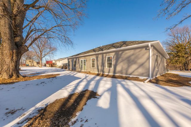 2702 Park Avenue NW, Faribault, MN 55021