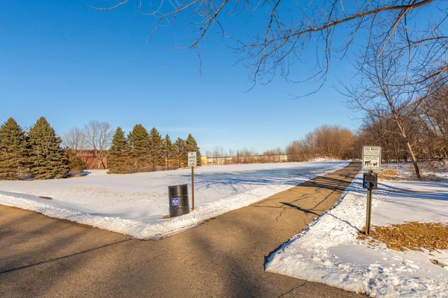 2702 Park Avenue NW, Faribault, MN 55021