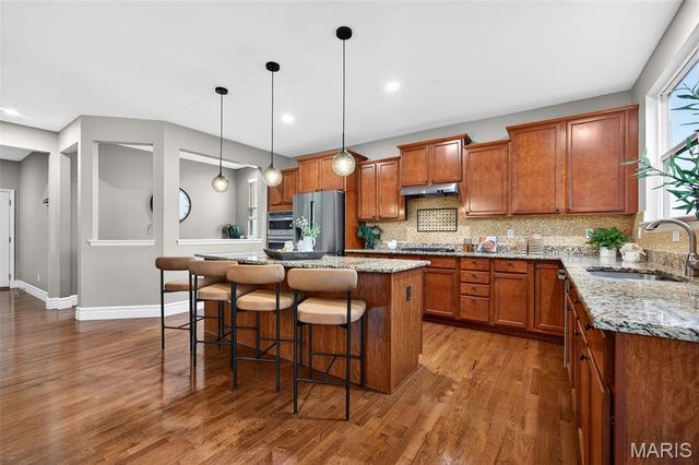 468 Maple Rise Path, Chesterfield, MO 63005