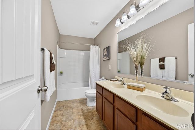 468 Maple Rise Path, Chesterfield, MO 63005