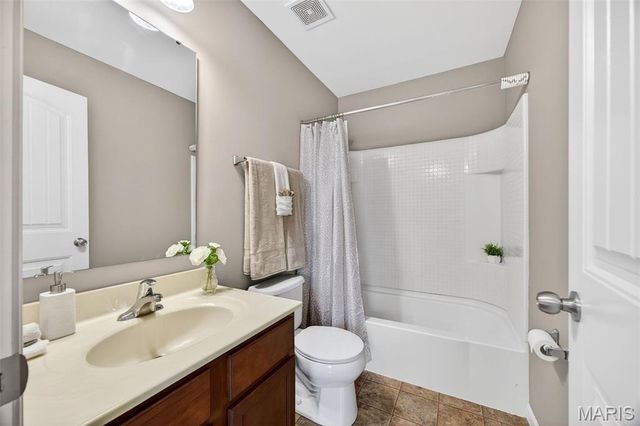 468 Maple Rise Path, Chesterfield, MO 63005