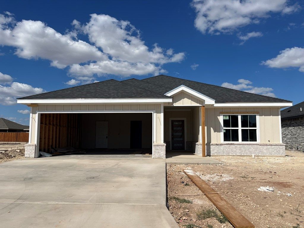 Image 2 of property listing at 3138 Maplewood Dr, San Angelo, TX 76904