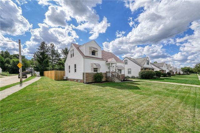 28886 Hazel Avenue, Wickliffe, OH 44092