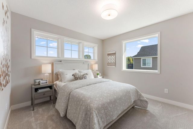 7698 22nd Avenue E, Shakopee, MN 55379