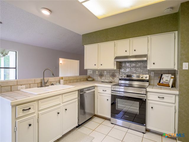 303 Stewart Street, Marble Falls, TX 78654