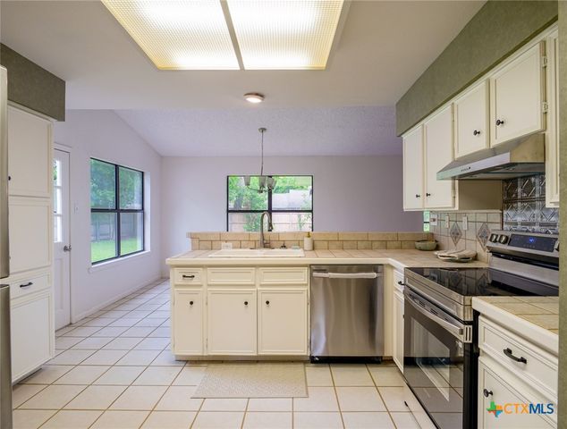 303 Stewart Street, Marble Falls, TX 78654