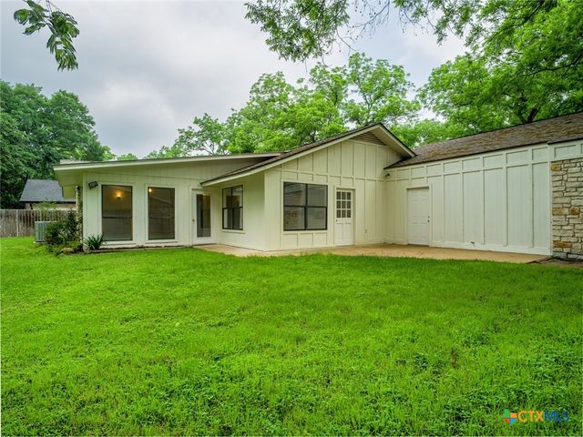 303 Stewart Street, Marble Falls, TX 78654