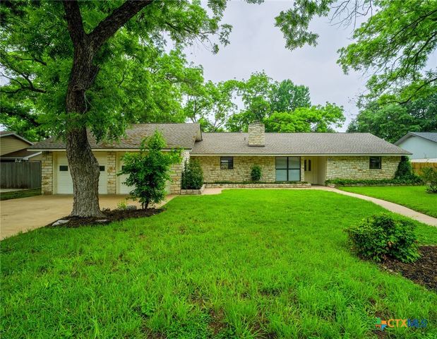 303 Stewart Street, Marble Falls, TX 78654