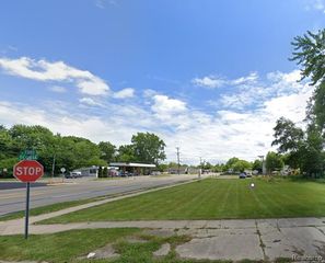204 Ecorse Road, Ypsilanti, MI 48198