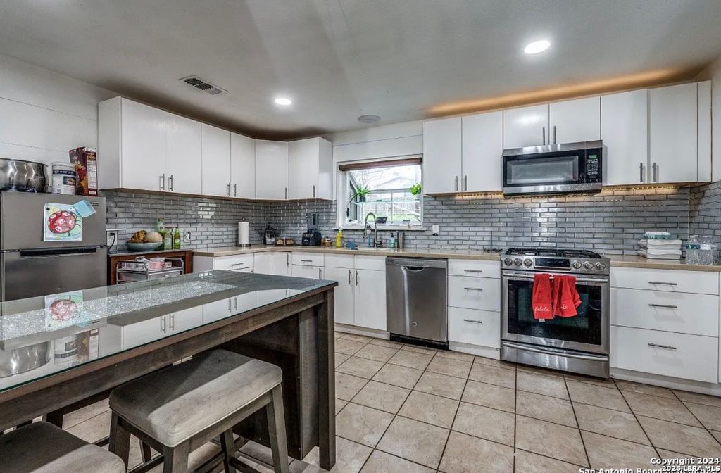 2219 WESTMOOR ST, San Antonio, TX 78227