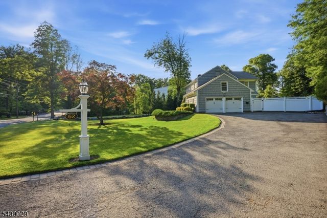 62 Fells Rd, Verona Twp., NJ 07044