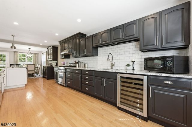 62 Fells Rd, Verona Twp., NJ 07044
