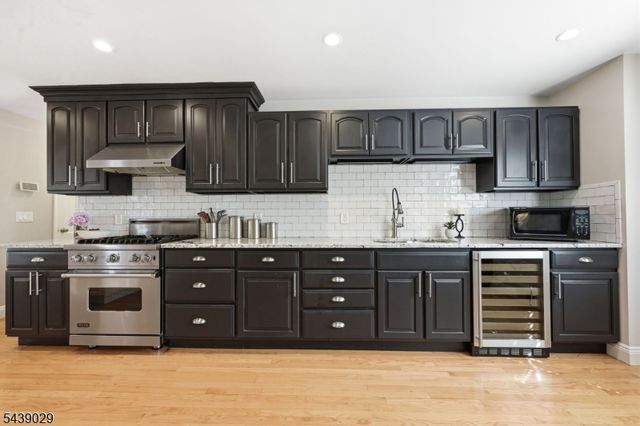 62 Fells Rd, Verona Twp., NJ 07044