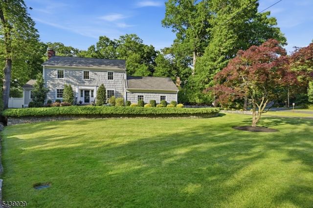 62 Fells Rd, Verona Twp., NJ 07044