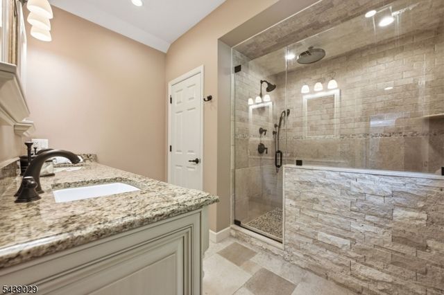 62 Fells Rd, Verona Twp., NJ 07044