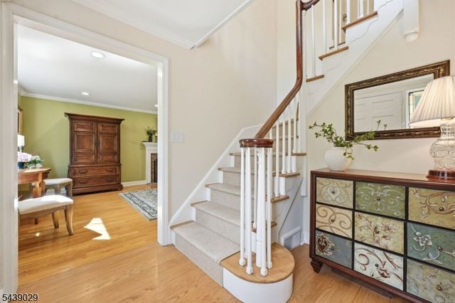 62 Fells Rd, Verona Twp., NJ 07044