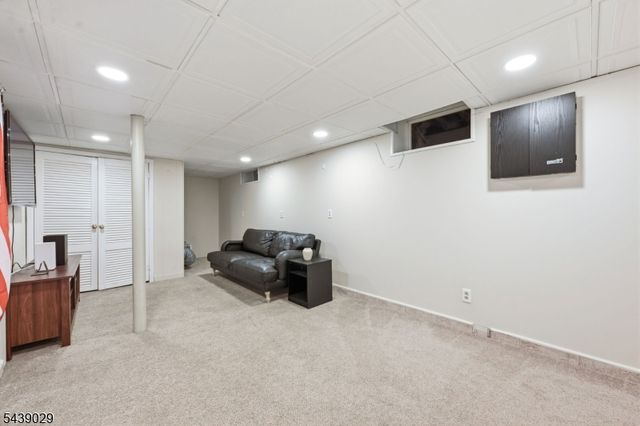 62 Fells Rd, Verona Twp., NJ 07044