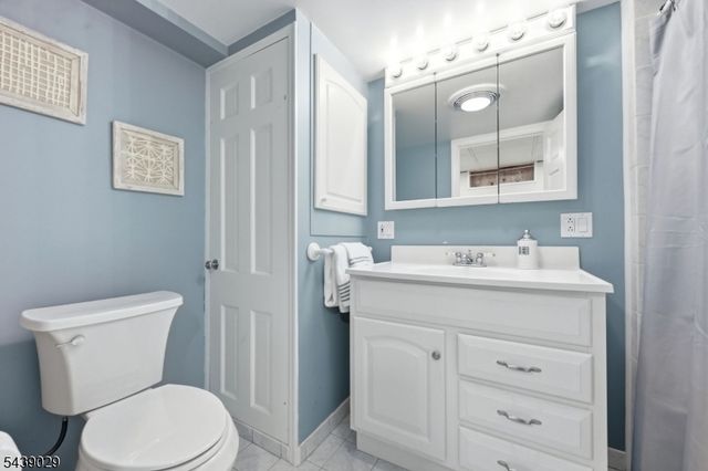 62 Fells Rd, Verona Twp., NJ 07044