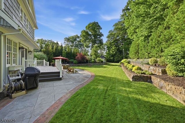 62 Fells Rd, Verona Twp., NJ 07044