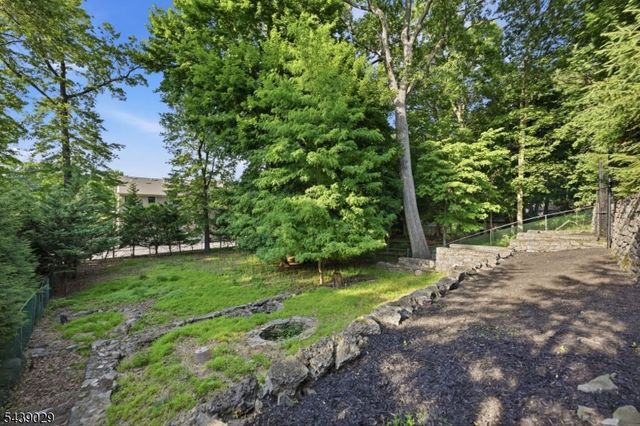 62 Fells Rd, Verona Twp., NJ 07044