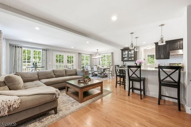 62 Fells Rd, Verona Twp., NJ 07044