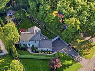 62 Fells Rd, Verona Twp., NJ 07044