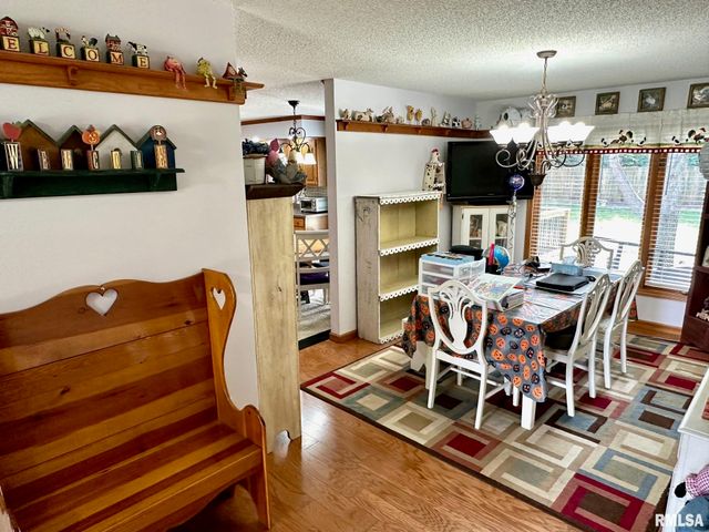 307 Westwinds Drive, Jacksonville, IL 62650